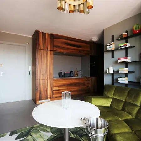 Privee Du Balcon Du Vieux Port Aparthotel Marseilles